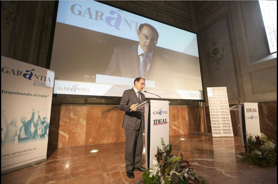 imagen de Garántia patrocina el Foro Empresarial de Ideal de Granada con el Consejero de Economía, Rogelio Velasco