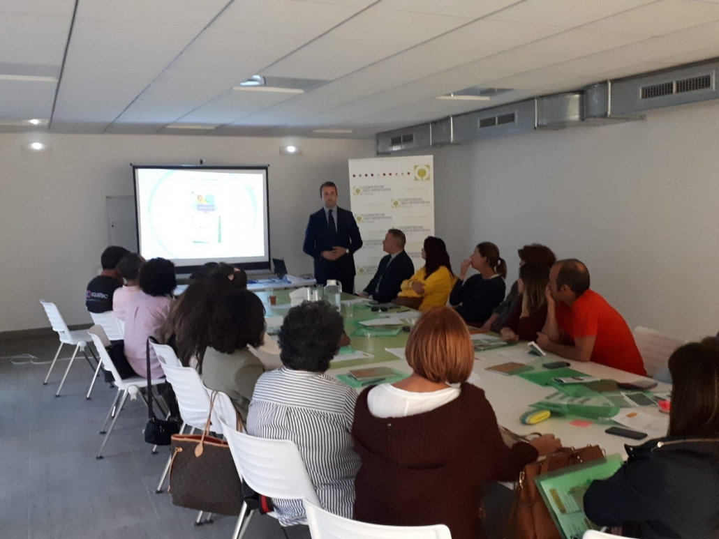 imagen de El Director de Garántia en Huelva, Manuel Suárez, participa en una jornada de formación de Cooperativas-Agroalimentarias en Fresaflor